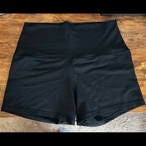 Born Primitive New Heights booty short in black, size L